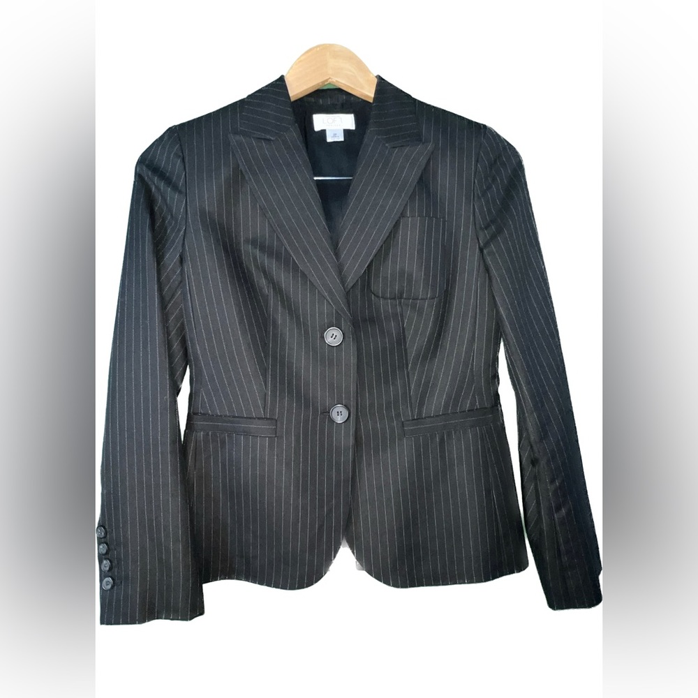 ann taylor suit, size 2p